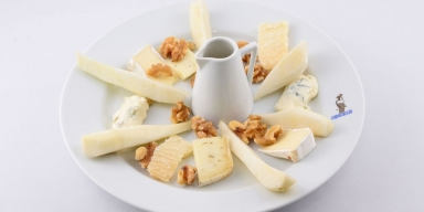 Assortiment of Cheeses - CapoSushi | Sushi & Japanese Food Delivery in Monaco